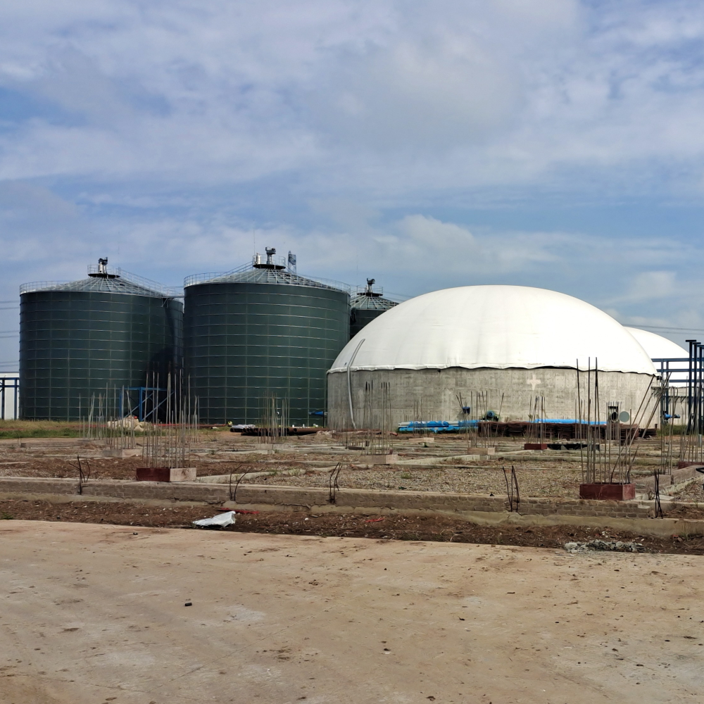 4 × 4100m³ Double Membrane Cover